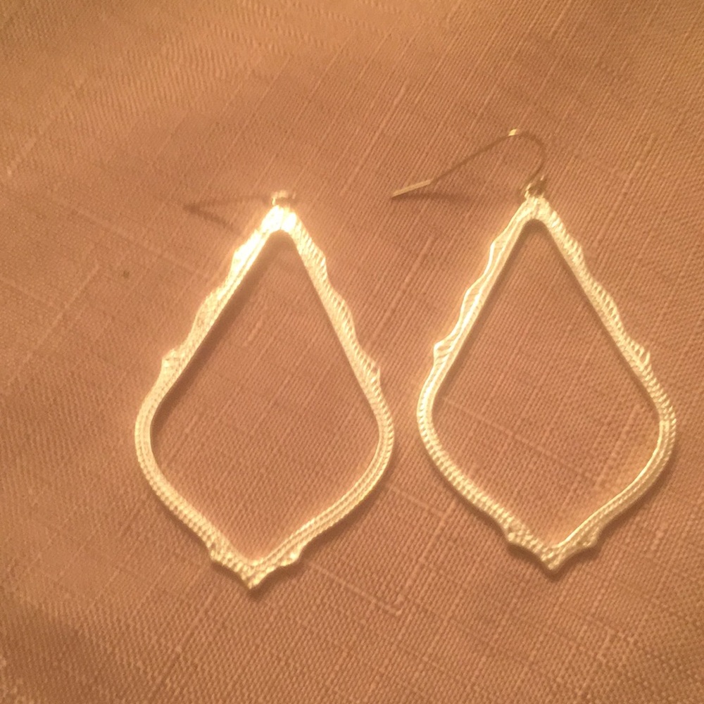 Kendra Scott gold earrings. Nearly new.